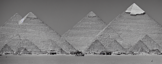 00075-1-the_great_pyramid_with_a_giant_UFO_flying_over_it.png