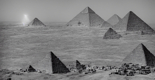 00079-5-the_great_pyramid_with_a_giant_UFO_flying_over_it.png