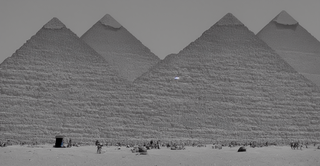 00080-6-the_great_pyramid_with_a_giant_UFO_flying_over_it.png