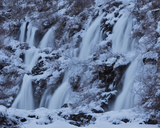 00119-34-snowy_waterfall_at_dawn.png