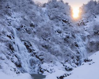 00122-37-snowy_waterfall_at_dawn.png