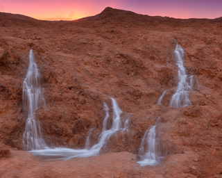 00156-39-waterfall_in_the_dessert_at_sunset.png