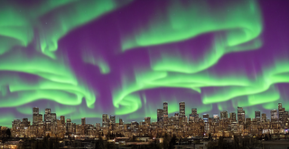 00166-35-aurora_borealis_over_seattle_at_night.png