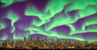 00178-47-aurora_borealis_over_seattle_at_night.png